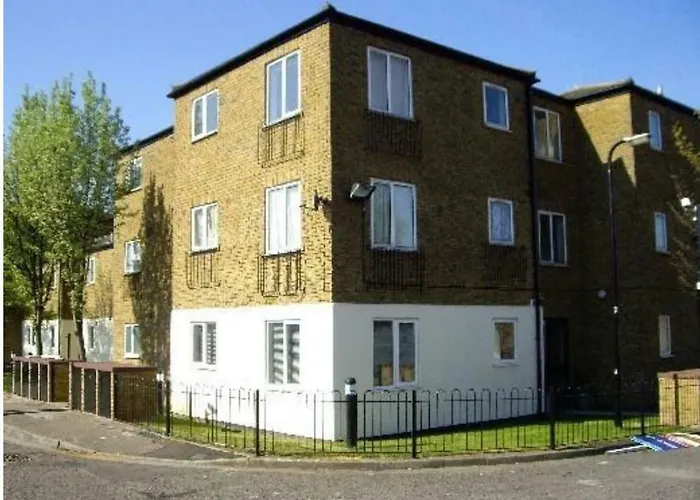 Cosy 2 Bedroom Apartment -Heathrow Airport